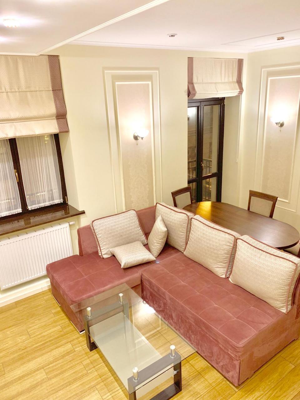 Two-Bedroom On Lesi Ukrainky Lviv Kültér fotó